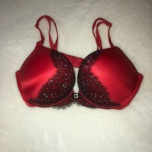Victoria’s Secret Miraculous Plunge Bra